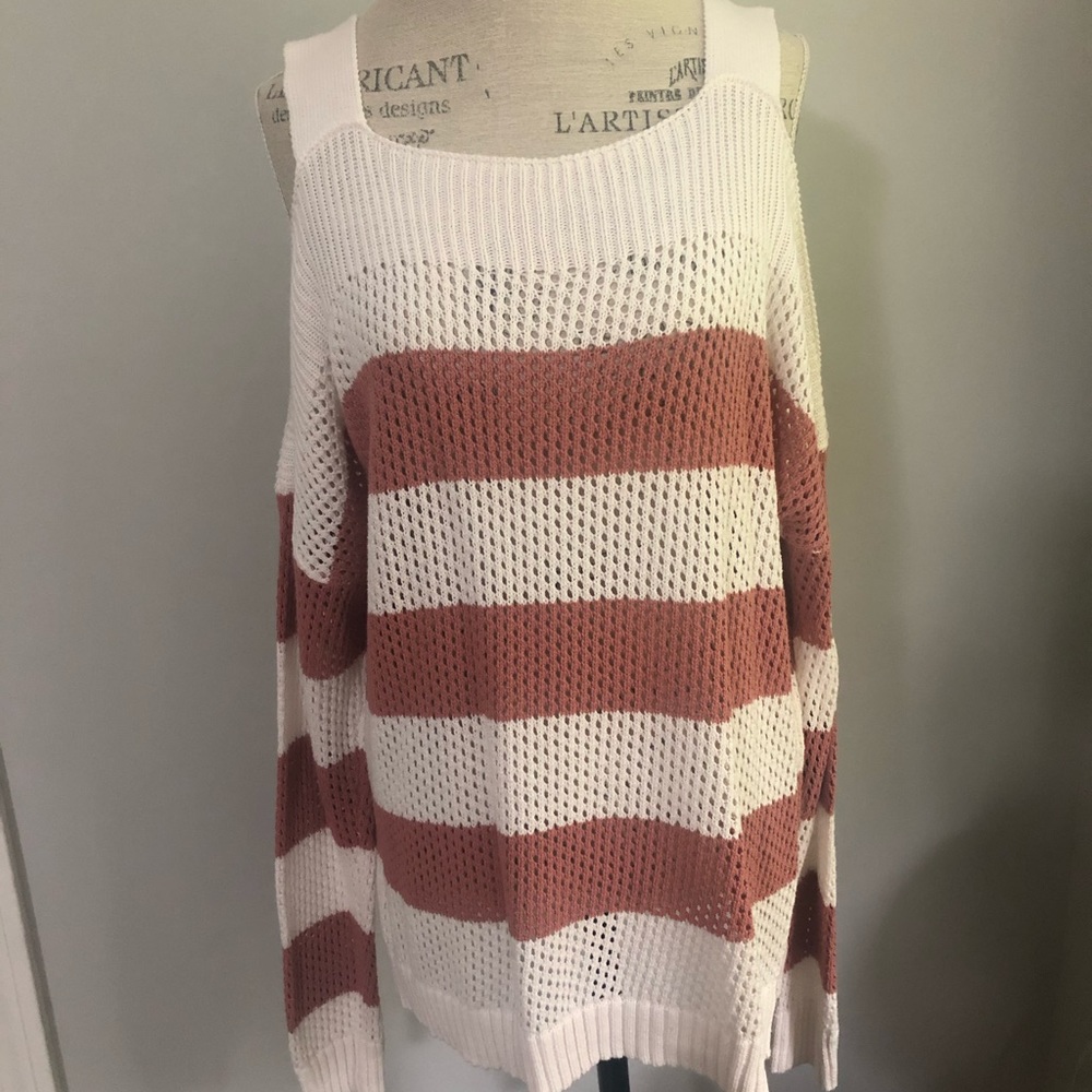 Elan Cold Shoulder Top